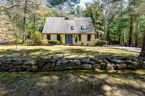 Exterior - 128 Bridle Path, Barnstable, MA 02648 photo 4 of 11