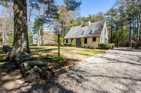 Exterior - 128 Bridle Path, Barnstable, MA 02648 photo 2 of 11
