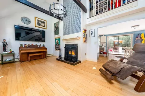 Living - 128 Bridle Path, Barnstable, MA 02648 photo 2 of 5