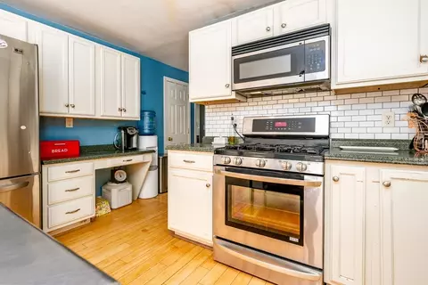 Kitchen - 128 Bridle Path, Barnstable, MA 02648 photo 4 of 5