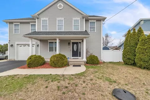 14 Mary St, Springfield, MA 01118