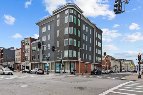 247 D St #3, Boston, MA 02127