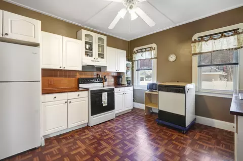 11 Sumner Ter, Springfield, MA 01108 photo 8