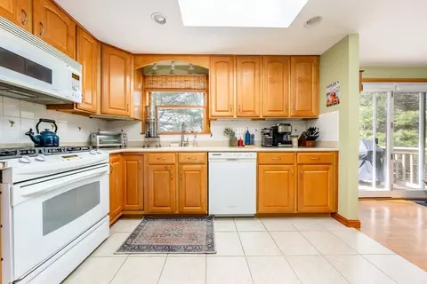 Kitchen - 3 Carl Gardner Rd, Bourne, MA 02532 photo 3 of 3