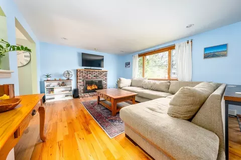 Living - 3 Carl Gardner Rd, Bourne, MA 02532 photo 1 of 3