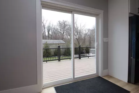 Living - 61 Hurd Ave, Saugus, MA 01906 photo 2 of 4