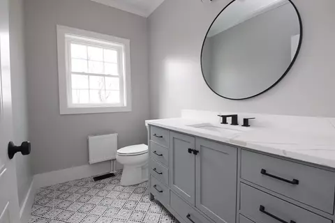 Bath - 61 Hurd Ave, Saugus, MA 01906 photo 1 of 6