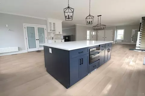 Kitchen - 61 Hurd Ave, Saugus, MA 01906 photo 5 of 7