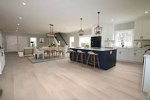 Kitchen - 61 Hurd Ave, Saugus, MA 01906 photo 4 of 7