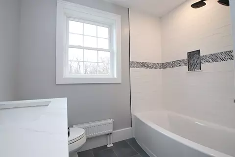 Bath - 61 Hurd Ave, Saugus, MA 01906 photo 5 of 6