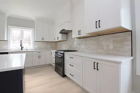 Kitchen - 61 Hurd Ave, Saugus, MA 01906 photo 6 of 7