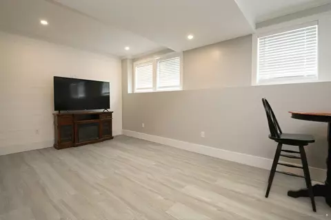 Living - 61 Hurd Ave, Saugus, MA 01906 photo 4 of 4