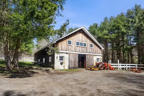 Exterior - 99 Indian Hill Rd, Groton, MA 01450 photo 2 of 7