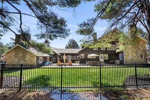 Exterior - 99 Indian Hill Rd, Groton, MA 01450 photo 6 of 7