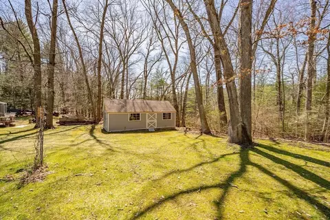 Exterior - 9 Lang Ave, Easthampton, MA 01027 photo 7 of 10