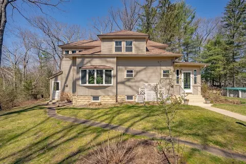 Exterior - 9 Lang Ave, Easthampton, MA 01027 photo 6 of 10