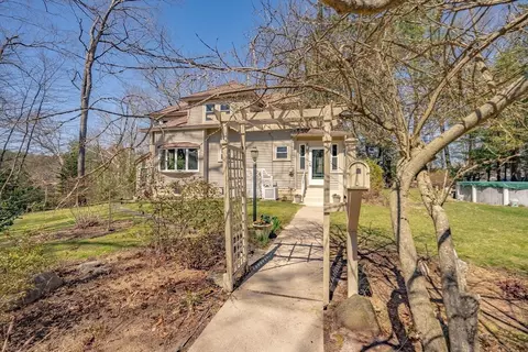 Exterior - 9 Lang Ave, Easthampton, MA 01027 photo 9 of 10