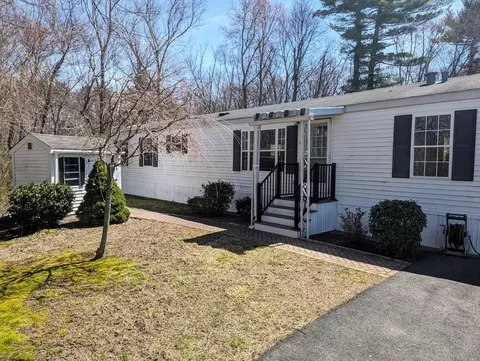 27 Smith St #24, Norton, MA 02766