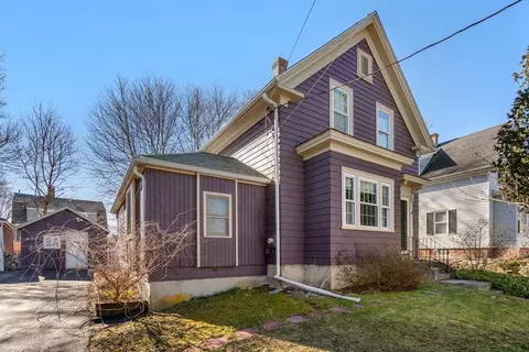 11 Elm St, Maynard, MA 01754