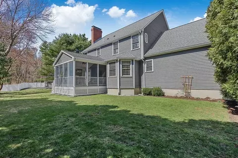 Exterior - 2 Steeplechase Ln, Franklin, MA 02038 photo 6 of 6
