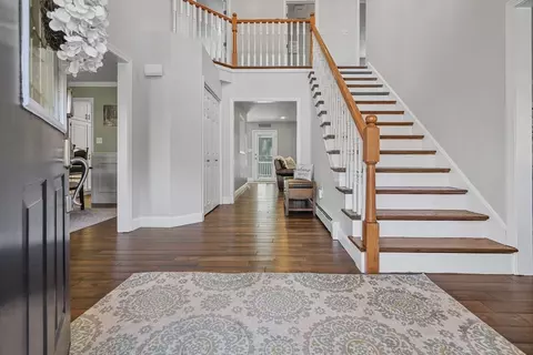 Entry Way - 2 Steeplechase Ln, Franklin, MA 02038 photo 1 of 2