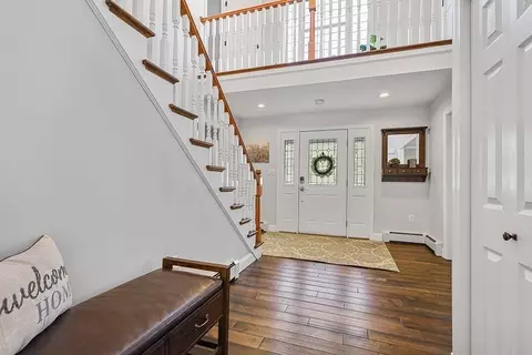 Entry Way - 2 Steeplechase Ln, Franklin, MA 02038 photo 2 of 2