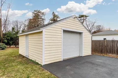 Exterior - 475 Webster, Needham, MA 02494 photo 8 of 11