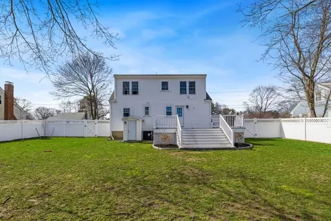 Exterior - 8 Myopia Rd, Stoneham, MA 02180 photo 5 of 5