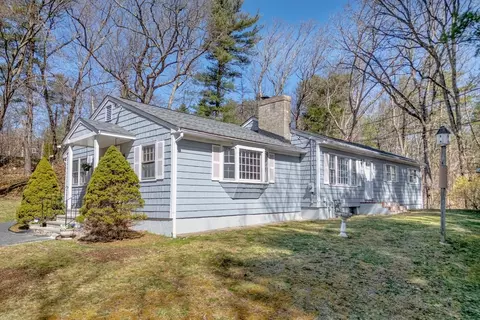 21 Spaulding Rd, Chelmsford, MA 01824