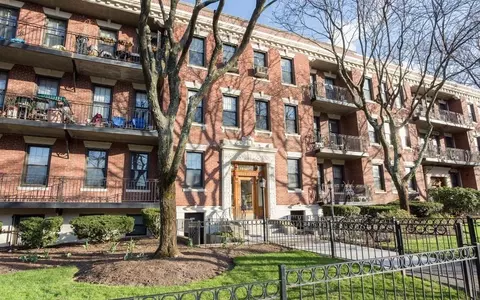 1758 Commonwealth Ave #2, Boston, MA 02135