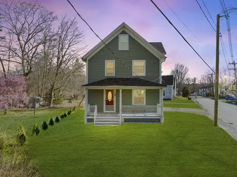 180 County St, Taunton, MA 02780