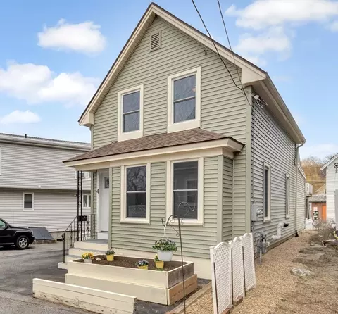 4 Poplar Ct, Gloucester, MA 01930