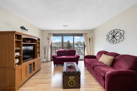 68 N Washington St #507, North Attleboro, MA 02760