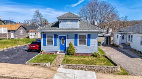 395 Eddy St, Fall River, MA 02723