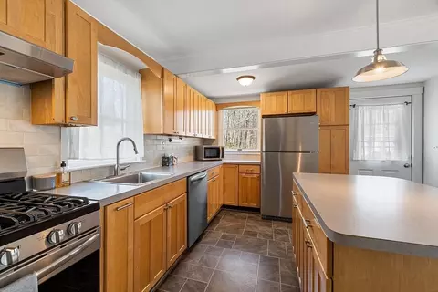 Kitchen - 48 Mill St, Maynard, MA 01754 photo 4 of 6