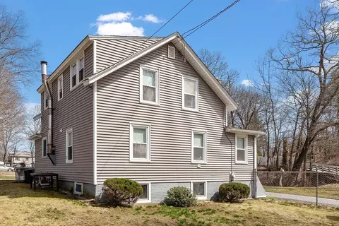 Exterior - 48 Mill St, Maynard, MA 01754 photo 3 of 6