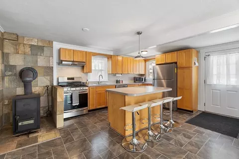 Kitchen - 48 Mill St, Maynard, MA 01754 photo 5 of 6