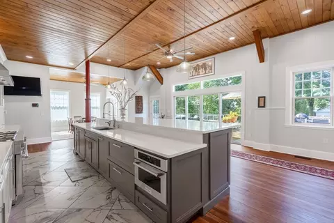 75 Clifton Ave, Marblehead, MA 01945 photo 3