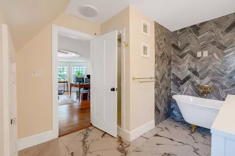 75 Clifton Ave, Marblehead, MA 01945 photo 11