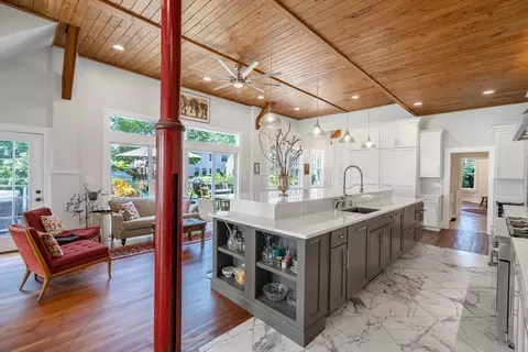 75 Clifton Ave, Marblehead, MA 01945 photo 4