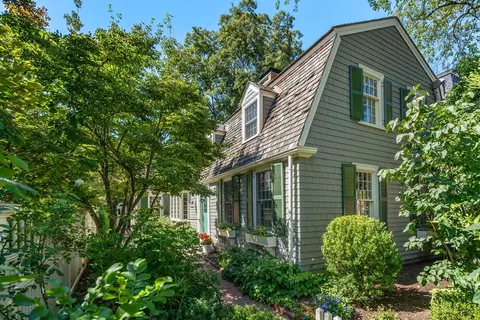 15 Ash St, Cambridge, MA 02138