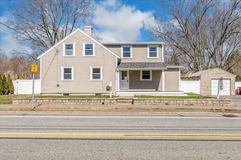 Exterior - 48 E Main St, Middleboro, MA 02346 photo 2 of 12