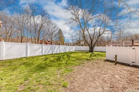 Exterior - 48 E Main St, Middleboro, MA 02346 photo 7 of 12