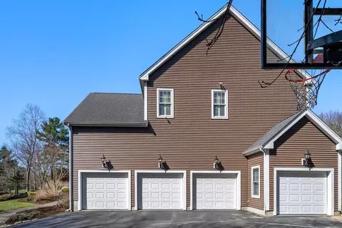 Exterior - 52 Brook St, Raynham, MA 02767 photo 7 of 10