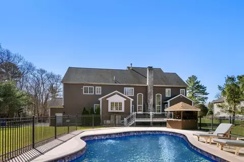 Exterior - 52 Brook St, Raynham, MA 02767 photo 5 of 10