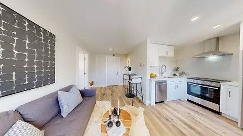 72-74 Chelsea St #8, Boston, MA 02128