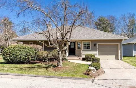 33 Independence Dr #33, Foxboro, MA 02035
