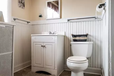 Bath - 39 Meredith St, Springfield, MA 01108 photo 3 of 4
