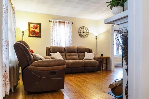 Living - 39 Meredith St, Springfield, MA 01108 photo 1 of 2