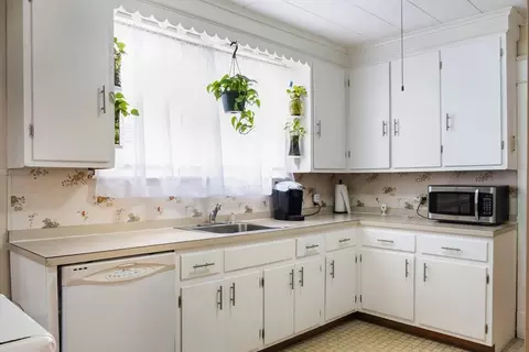 Kitchen - 39 Meredith St, Springfield, MA 01108 photo 2 of 3